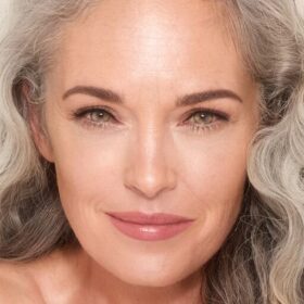 BASE DE MAQUILLAGE HIDRATANTE EN BARRA UNREAL SKIN SHEER GLOW TINT 2 FAIR
