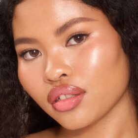 BASE DE MAQUILLAGE HIDRATANTE EN BARRA UNREAL SKIN SHEER GLOW TINT 8 MEDIUM