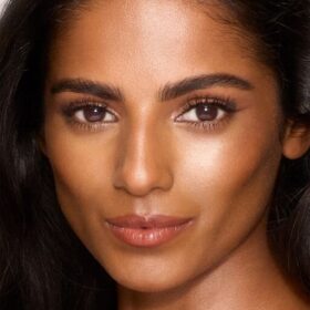 BASE DE MAQUILLAGE HIDRATANTE EN BARRA UNREAL SKIN SHEER GLOW TINT 9 TAN