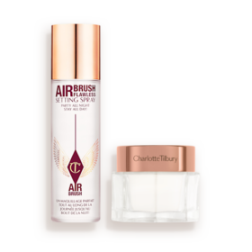 DUO DE CHARLOTTE'S MAGIC CREAM Y SPRAYS FIJADORES: SET DE CUIDADO DE LA PIEL Y MAQUILLAJE
