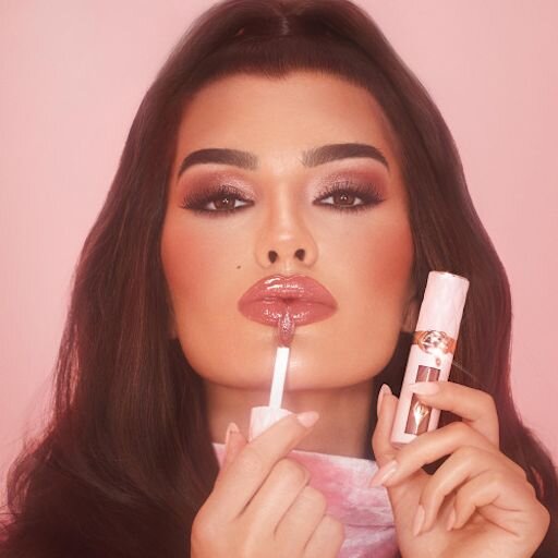 KIT PARA LABIOS JUGOSOS Y DE ASPECTO MÁS VOLUMINOSO Kit de labios