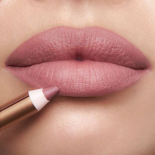 KIT PARA LABIOS JUGOSOS Y DE ASPECTO MÁS VOLUMINOSO Kit de labios