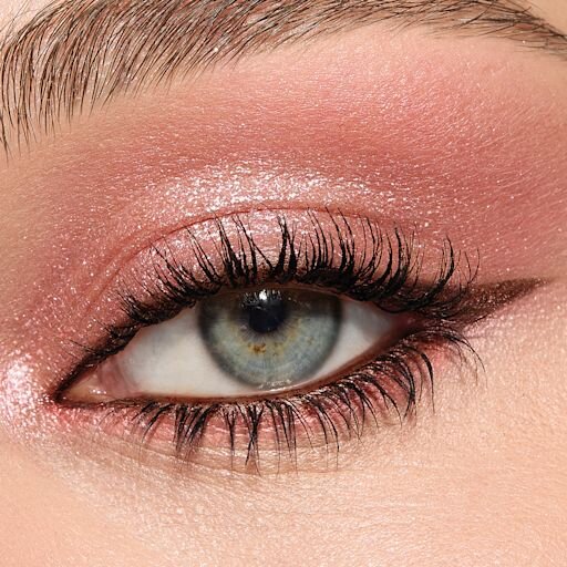 LA PALETA DE CHARLOTTE CON LAS TENDENCIAS DE BELLEZA PARA LOS OJOS: PINK LOVE