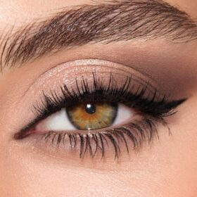 LA PALETA DE CHARLOTTE CON LAS TENDENCIAS DE BELLEZA PARA LOS OJOS: SUPER NEUTRAL