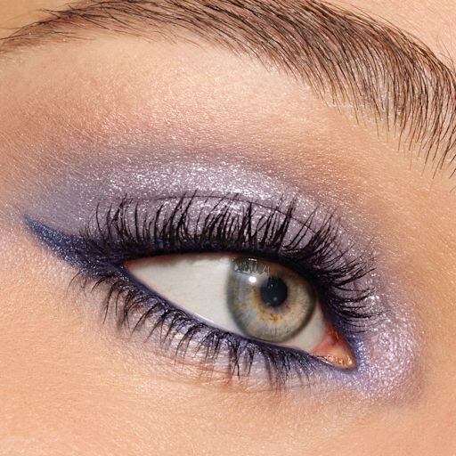 LA PALETA DE CHARLOTTE CON LAS TENDENCIAS DE MAQUILLAJE PARA ENFATIZAR LOS OJOS: DENIM DIMENSION