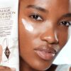 LIMPIADOR REVITALIZANTE DE HIDRATACIÓN MÁGICA DE CHARLOTTE 120 ML