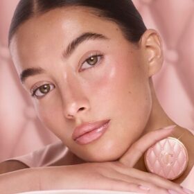 MÁSCARA LABIAL QUE TE CAMBIARÁ LA VIDA: Pillow Talk FRESH GLOW