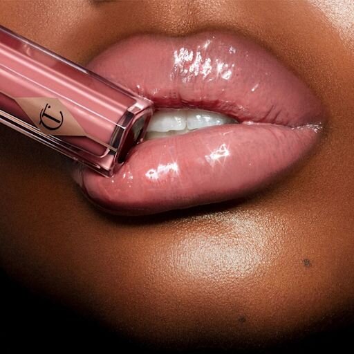 Pillow Talk LUSCIOUS LIP SLICK: DESCUENTOS MÁGICOS