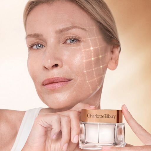 SET DE CUIDADO DE LA PIEL «HYDRATE PLUMP & GLOW» DE CHARLOTTE