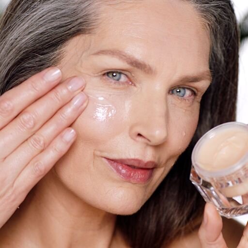 SET DE CUIDADO DE LA PIEL «MAGIC SKIN ON-THE-GO» DE CHARLOTTE