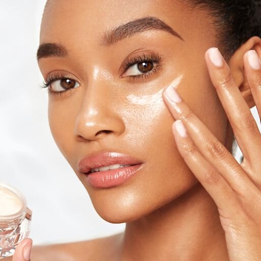 SET DE CUIDADO DE LA PIEL «MAGIC SKIN TRIO» DE CHARLOTTE