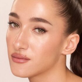 UNREAL SKIN SHEER GLOW TINT BASE DE MAQUILLAGE HIDRATANTE EN BARRA 4 CLARA